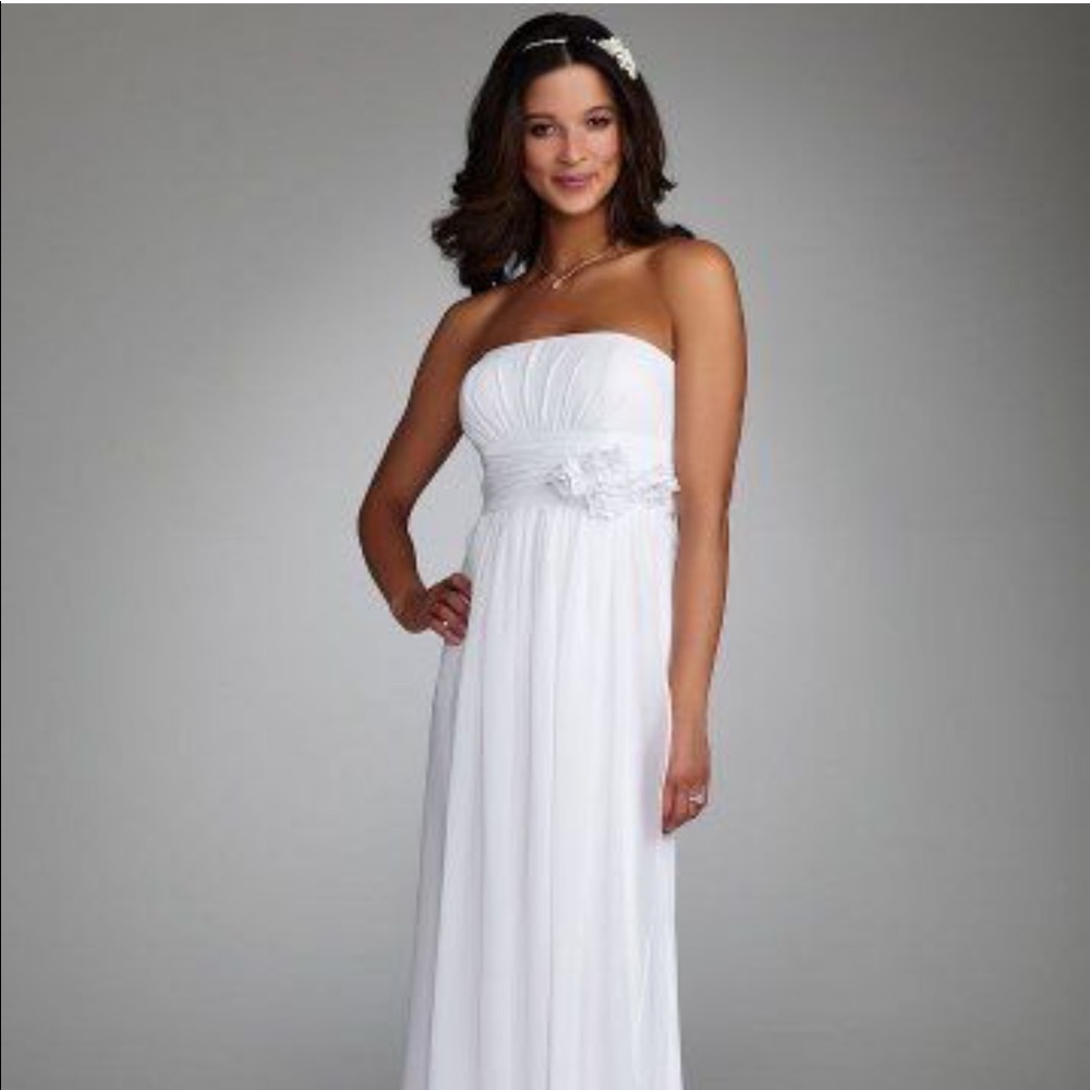 David’s Bridal white wedding dress / white gown
